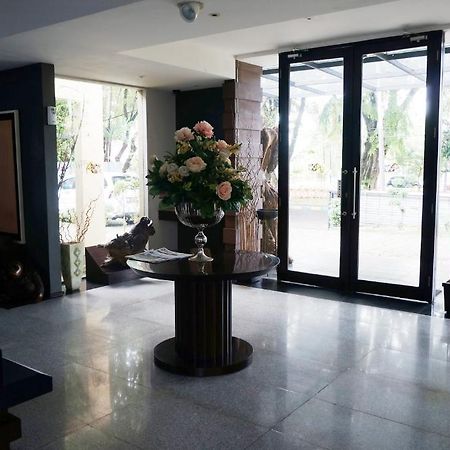Rumah Nenek Hotel And Restaurant Padang  Kültér fotó