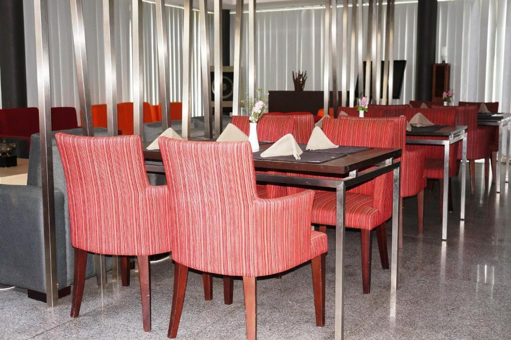 Rumah Nenek Hotel And Restaurant Padang  Kültér fotó