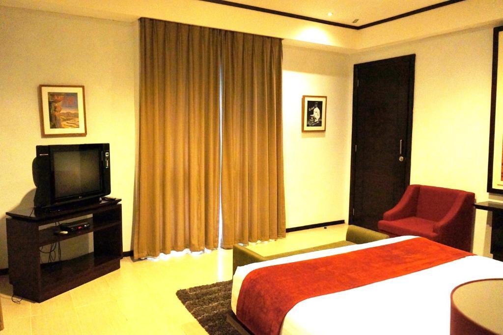 Rumah Nenek Hotel And Restaurant Padang  Kültér fotó