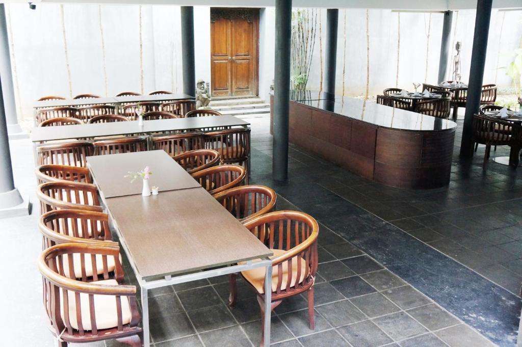 Rumah Nenek Hotel And Restaurant Padang  Kültér fotó