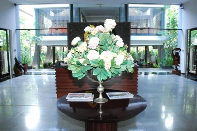 Rumah Nenek Hotel And Restaurant Padang  Kültér fotó