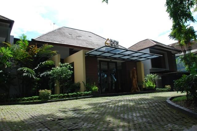 Rumah Nenek Hotel And Restaurant Padang  Kültér fotó